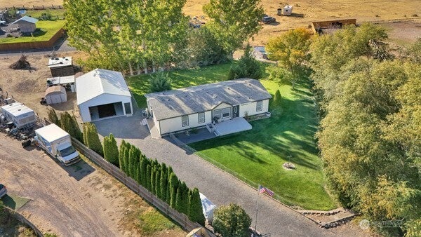 Photo of 4072 Road E.9 NE, Moses Lake, WA 98837 (MLS # 2588441)