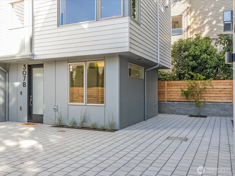 307 NW 52nd Street B