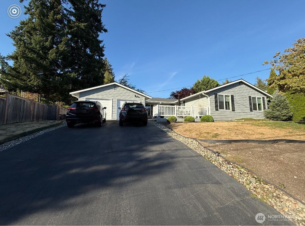 Photo of 12816 SE 4th Place, Bellevue, WA 98005 (MLS # 2447991)