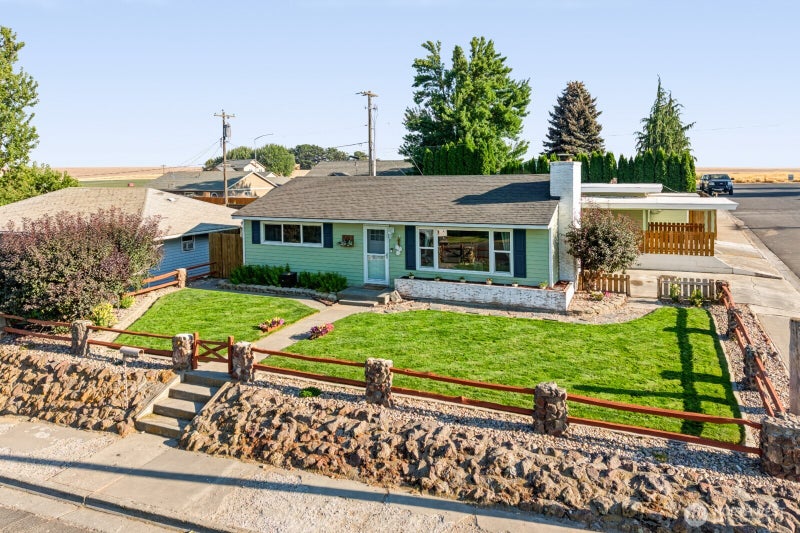 301 E 8th Street