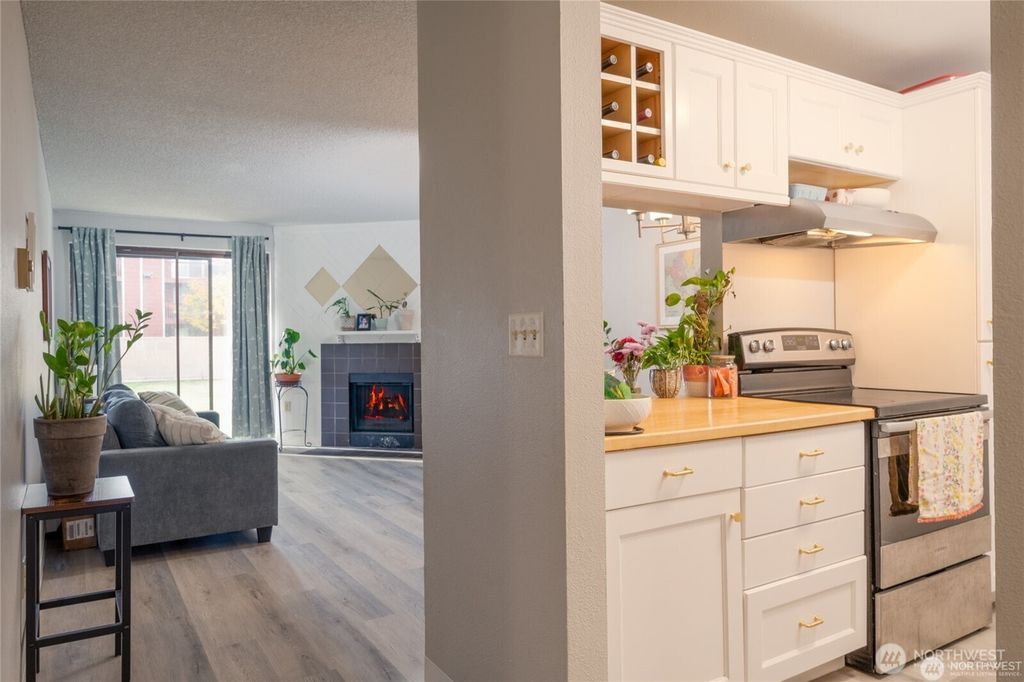 Photo of 3430 I Street NE #J101, Auburn, WA 98002 (MLS # 2532492)