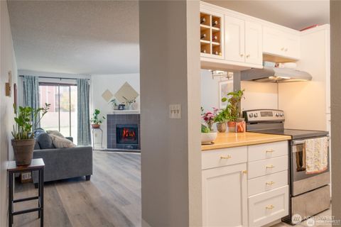 Photo of 3430 I Street NE #J101, Auburn, WA 98002 (MLS # 2532492)