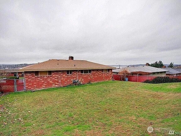 88 Monterey Place NE