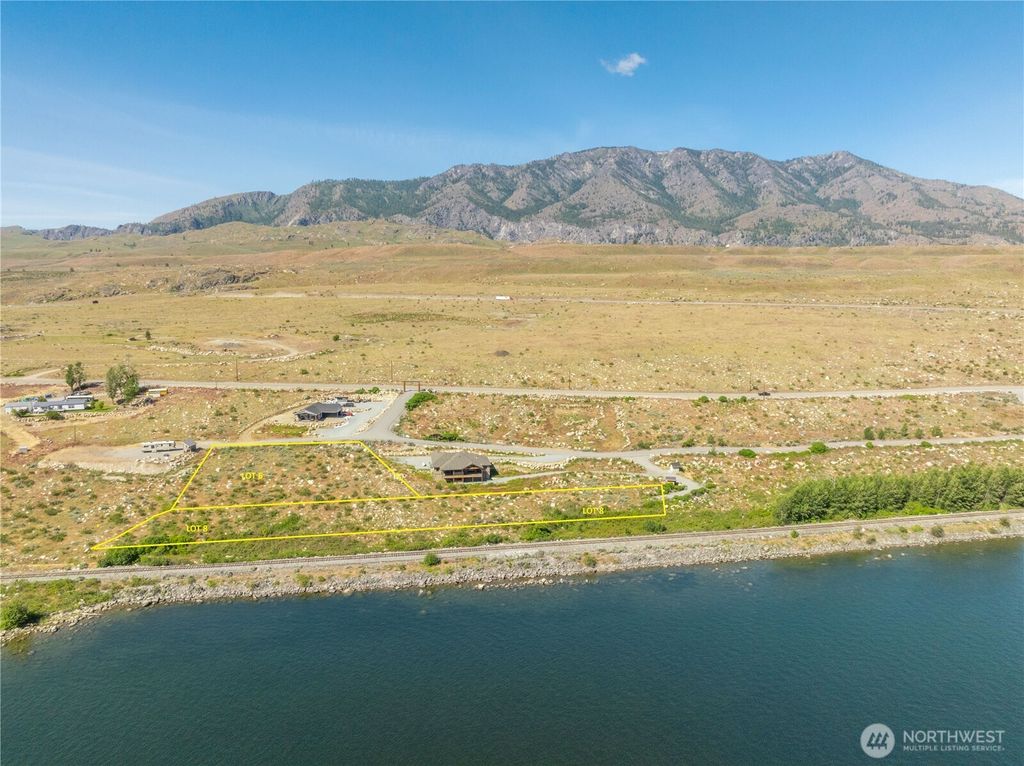 Photo of 8 Boulder Loop, Pateros, WA 98846 (MLS # 2488919)