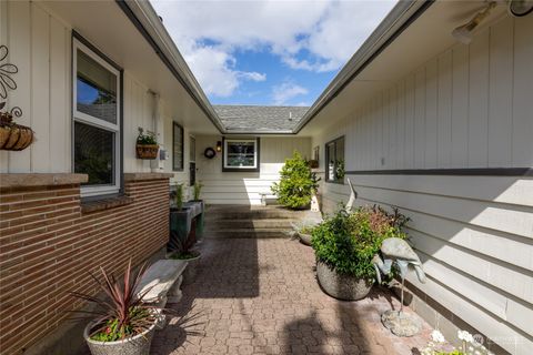 A home in Spanaway