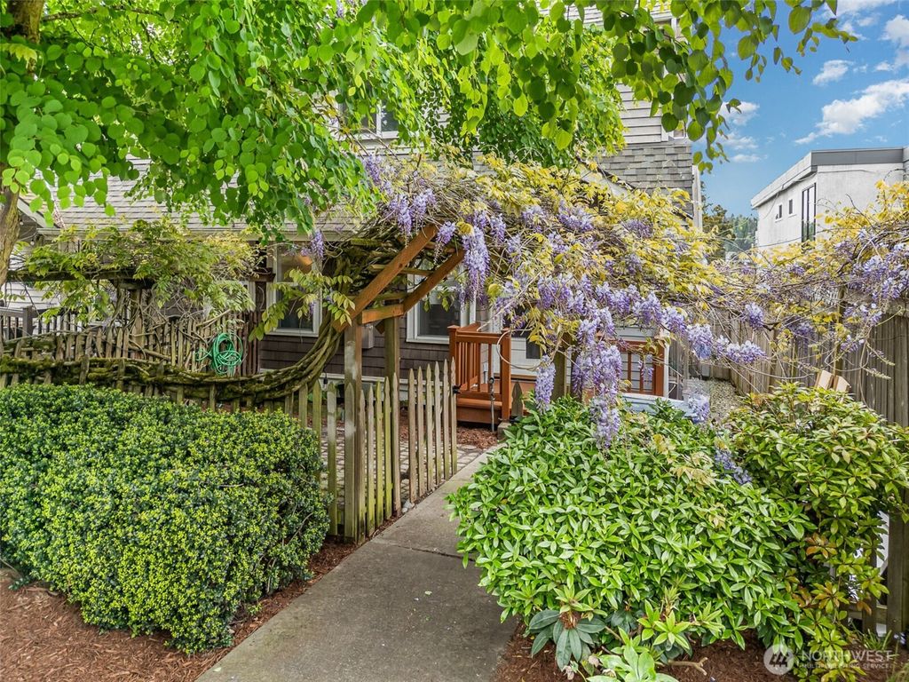 Photo of 2829 Prosch Avenue W, Seattle, WA 98119 (MLS # 2404260)