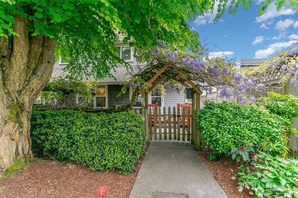 Photo of 2829 Prosch Avenue W, Seattle, WA 98119 (MLS # 2404260)