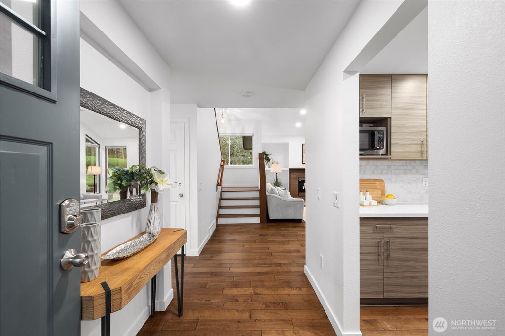 Photo of 15705 NE 59th Way, Redmond, WA 98052 (MLS # 2487596)