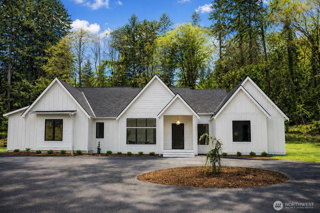 Photo of 275 Island Boulevard, Fox Island, WA 98333 (MLS # 2563593)