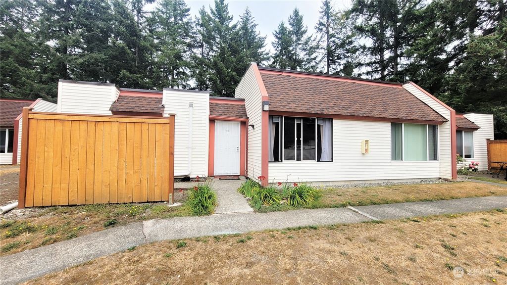 Photo of 14600 SE 176th Street #T-3, Renton, WA 98058 (MLS # 2148132)