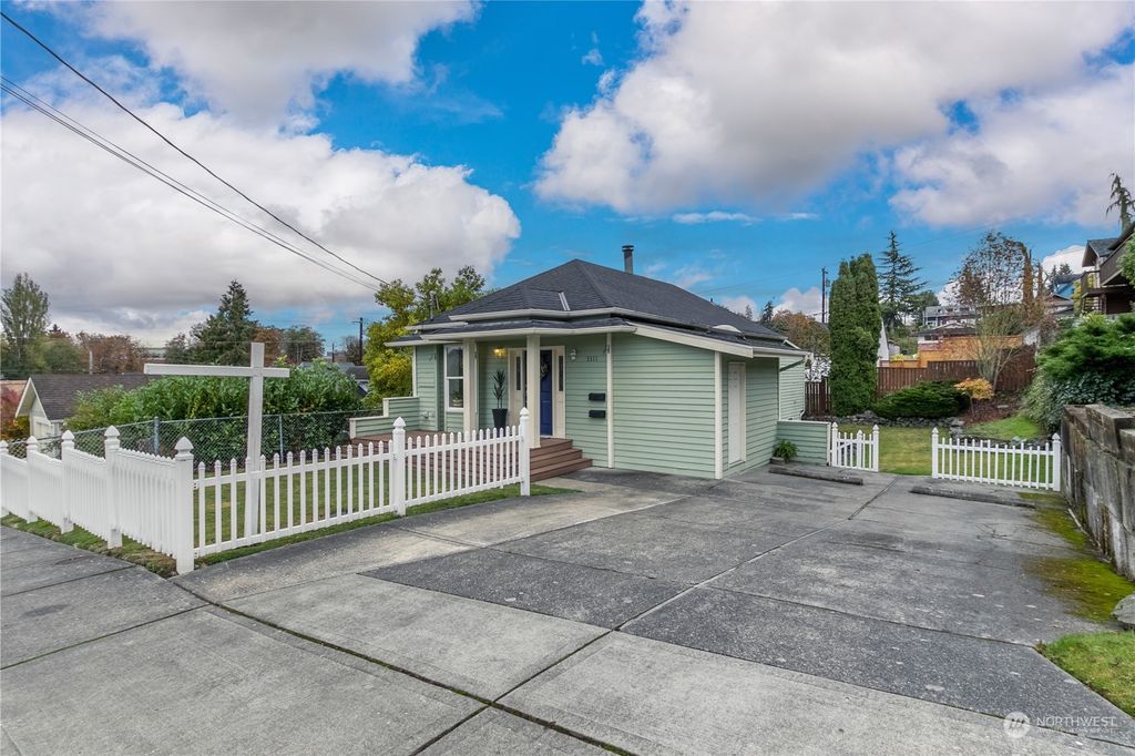 Photo of 3311 Tulalip Avenue, Everett, WA 98201 (MLS # 2010992)