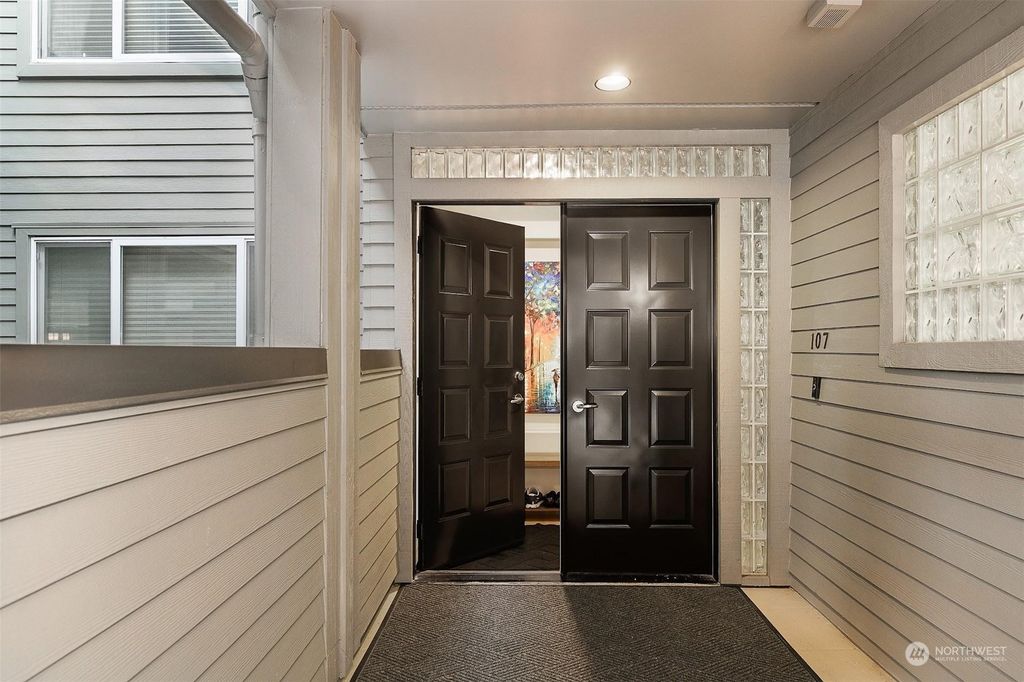 Photo of 501 Kirkland Avenue #107, Kirkland, WA 98033 (MLS # 2003790)