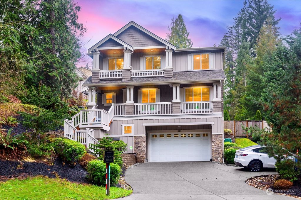 Photo of 15919 SE 44th Way, Bellevue, WA 98006 (MLS # 2204948)
