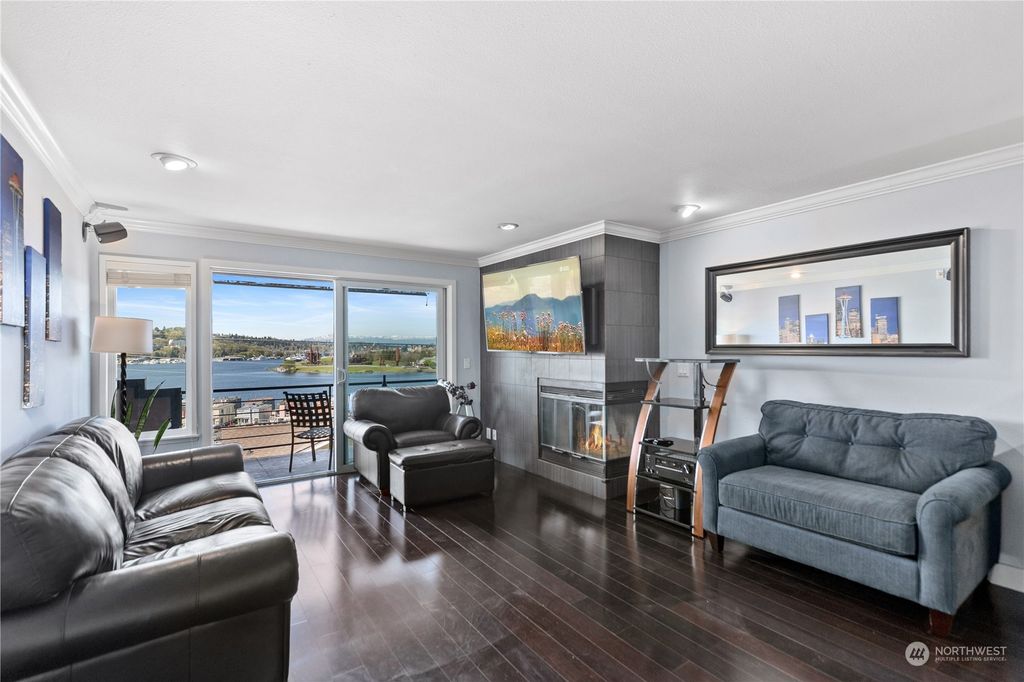 Photo of 2611 Eastlake Avenue E #304, Seattle, WA 98102 (MLS # 2061543)