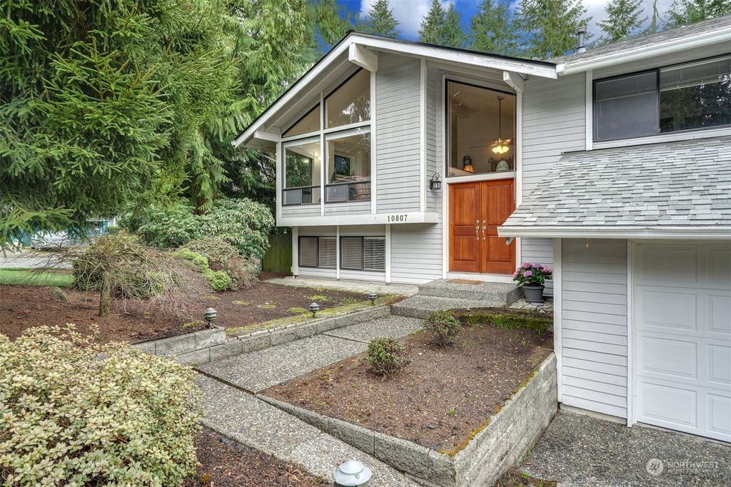Photo of 10807 166th Place NE, Redmond, WA 98052 (MLS # 2047057)