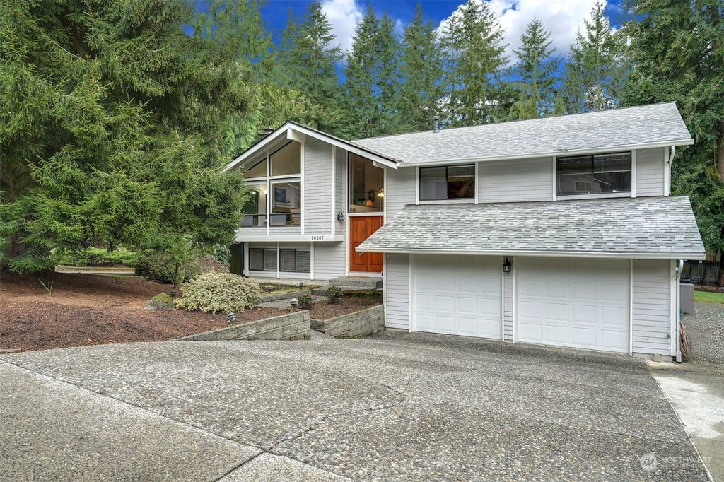 Photo of 10807 166th Place NE, Redmond, WA 98052 (MLS # 2047057)