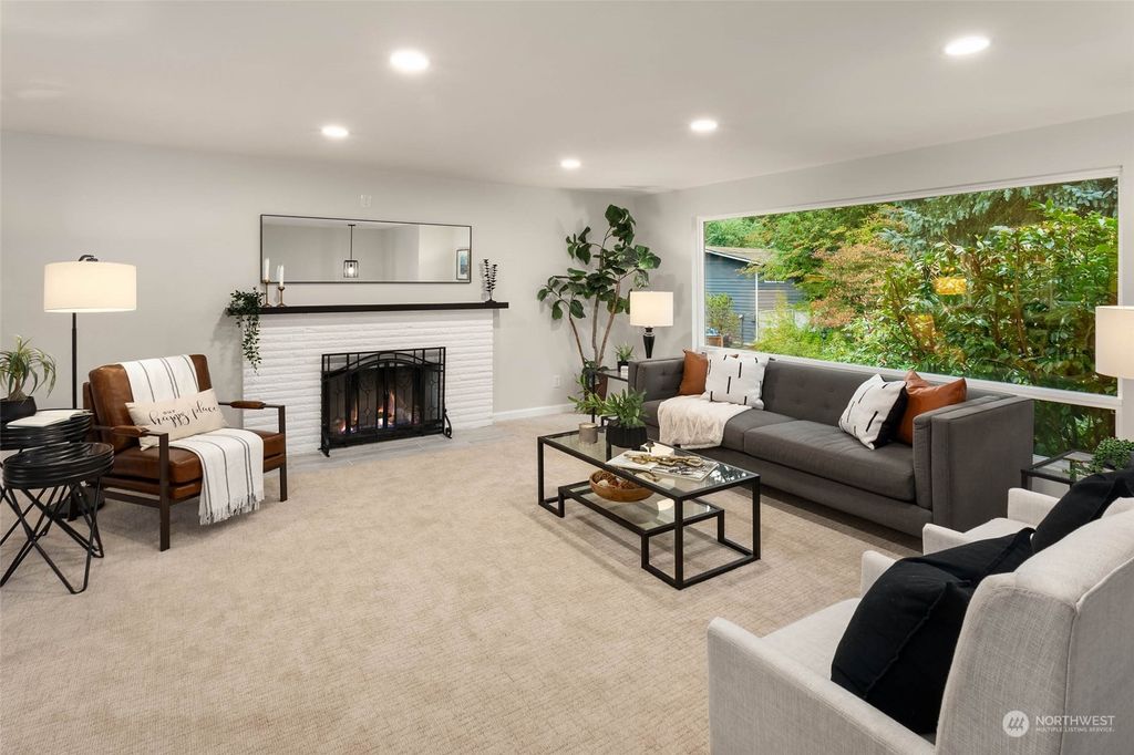 Photo of 8611 NE 132nd Place, Kirkland, WA 98034 (MLS # 2162417)