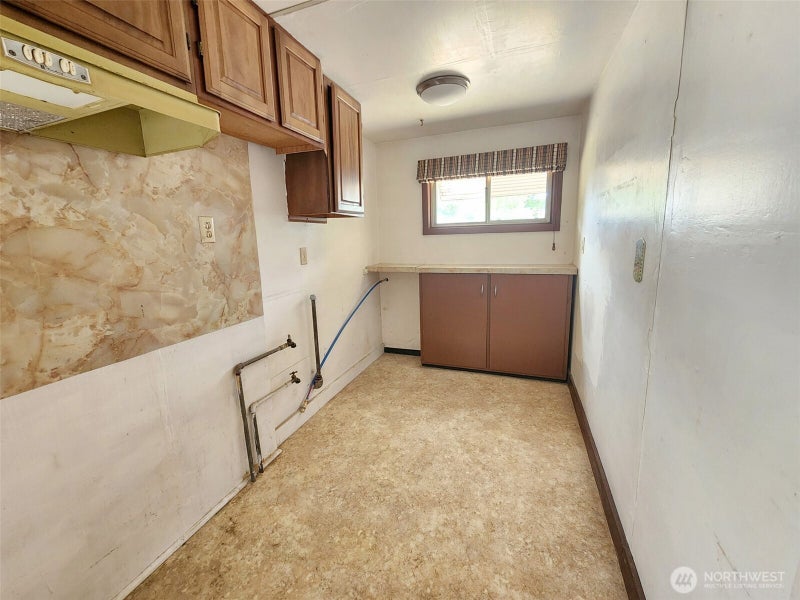 103 W Oak Street