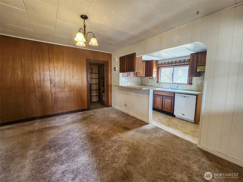 103 W Oak Street