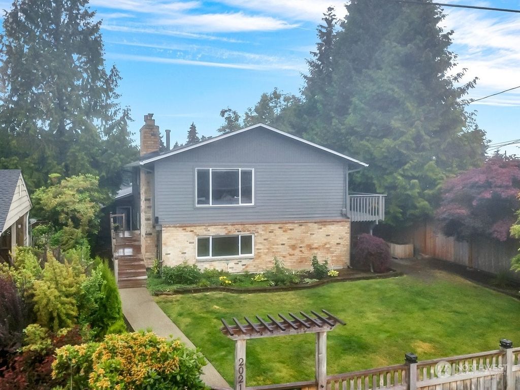Photo of 20211 3rd Avenue S, Des Moines, WA 98198 (MLS # 2130565)