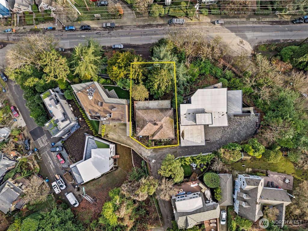 Photo of 2409 Boyer Avenue E, Seattle, WA 98112 (MLS # 2468167)