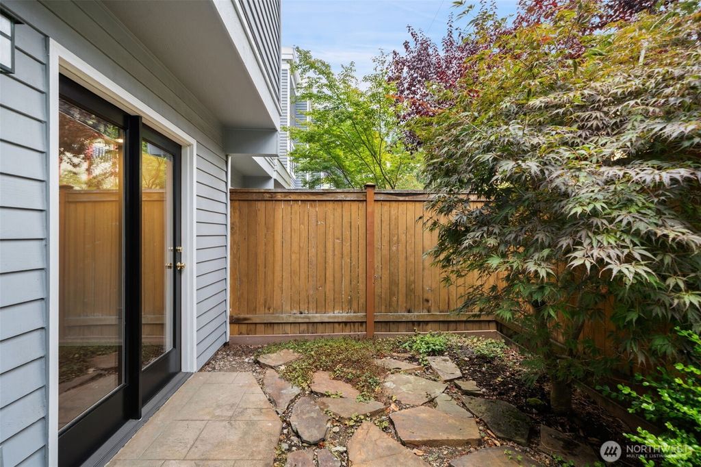 Photo of 615 Federal Avenue E #A, Seattle, WA 98102 (MLS # 2376134)