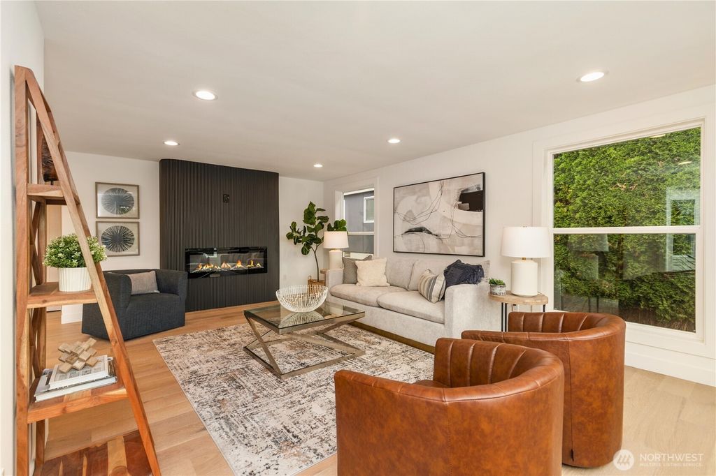 Photo of 4048 NE 109th Street, Seattle, WA 98125 (MLS # 2417352)