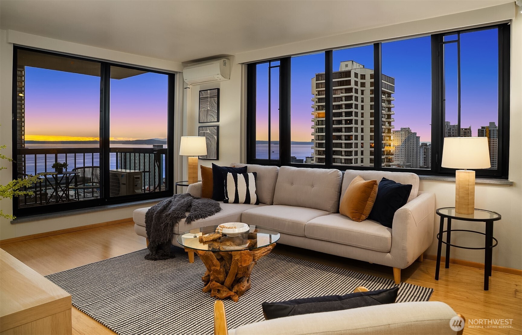 2100 3rd Avenue 1703