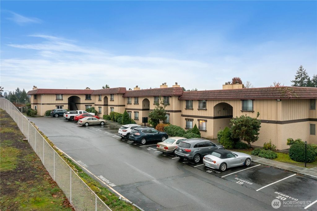 Photo of 1001 S Pearl Street #A4, Tacoma, WA 98465 (MLS # 2457480)