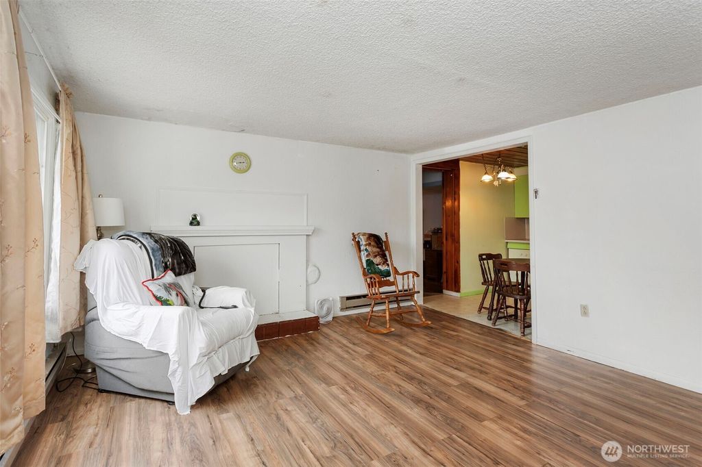 Photo of 13230 Beverly Park Road, Mukilteo, WA 98275 (MLS # 2419743)