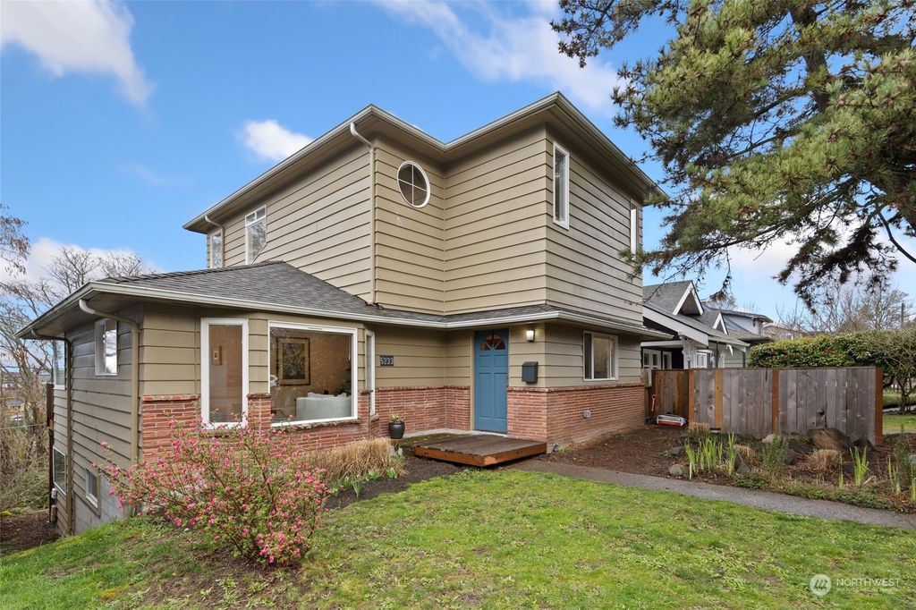 Photo of 5233 37th Avenue SW, Seattle, WA 98126 (MLS # 2209339)