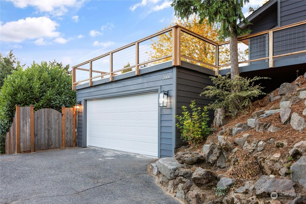 Photo of 2000 NE 27th Street, Renton, WA 98056 (MLS # 2041302)