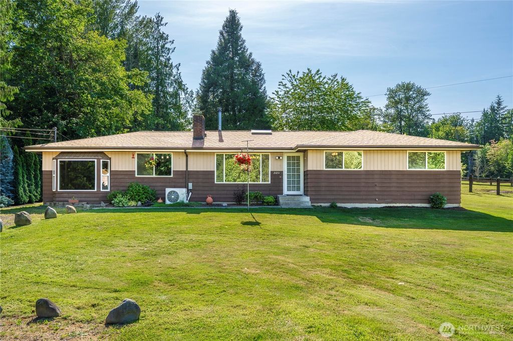 Photo of 21051 188th Avenue SE, Renton, WA 98058 (MLS # 2380634)