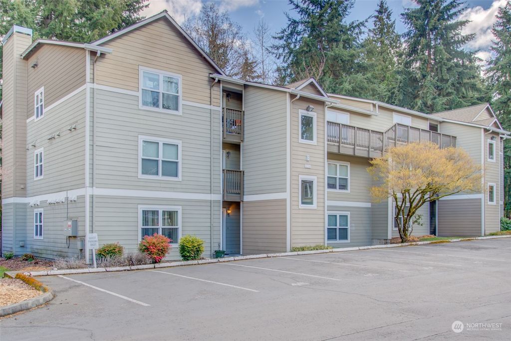 Photo of 8218 126th Avenue NE #E16, Kirkland, WA 98033 (MLS # 2052639)