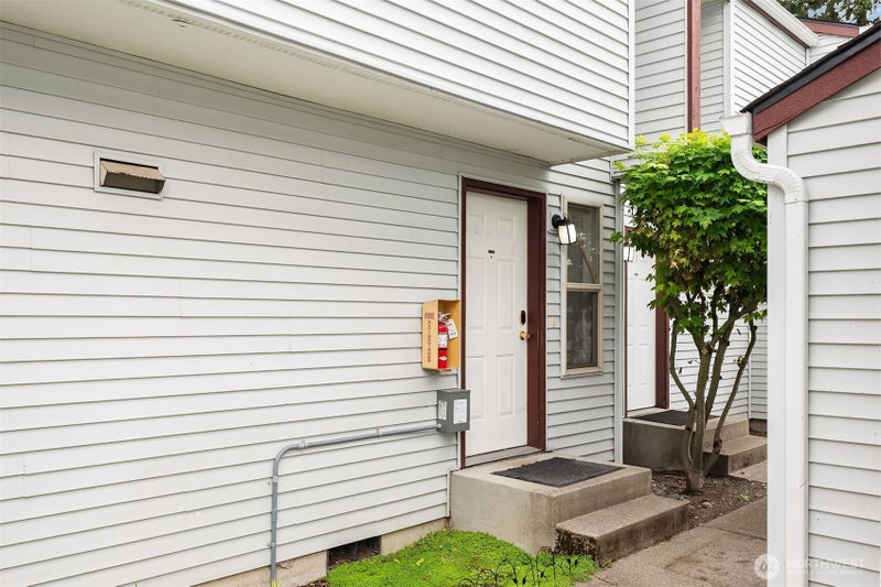 708 6th Avenue S E101