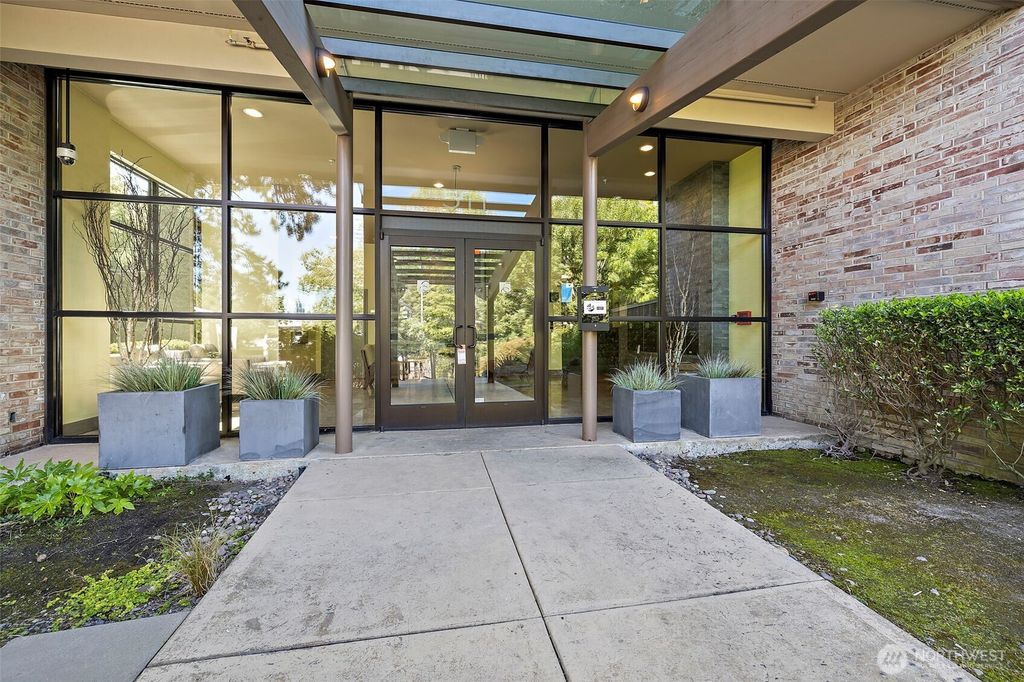 Photo of 511 100th Avenue NE #305, Bellevue, WA 98004 (MLS # 2425606)