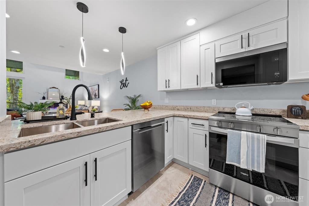 Photo of 6439 NE 139th Avenue #30, Redmond, WA 98052 (MLS # 2567083)