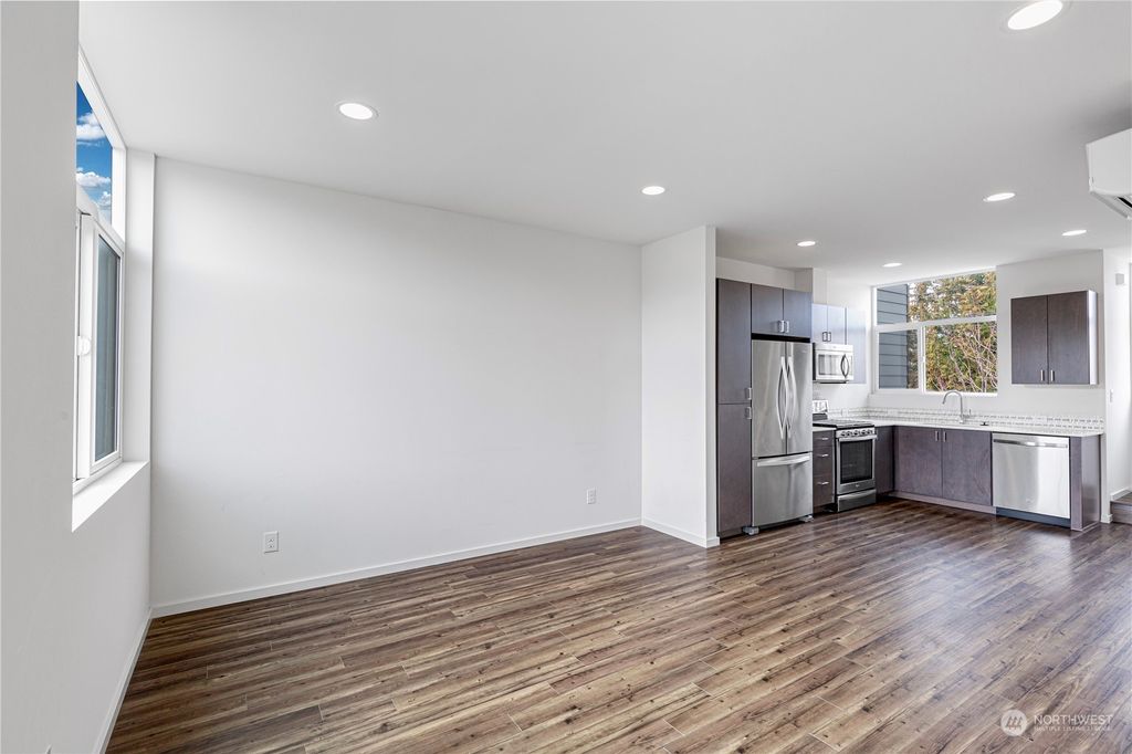 Photo of 14302 Midvale Avenue N, Seattle, WA 98133 (MLS # 2042405)