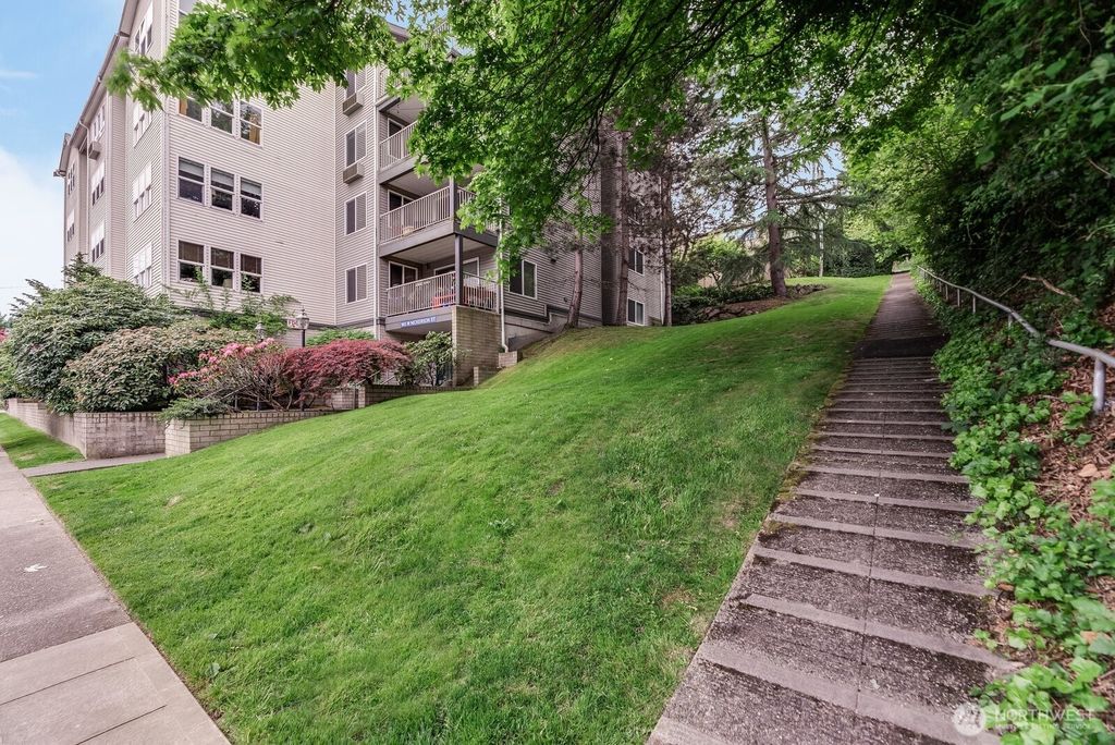 Photo of 965 W Nickerson Street #33, Seattle, WA 98119 (MLS # 2374958)