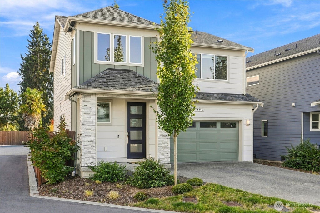 Photo of 6224 206th Place SW Pl, Lynnwood, WA 98036 (MLS # 2588569)