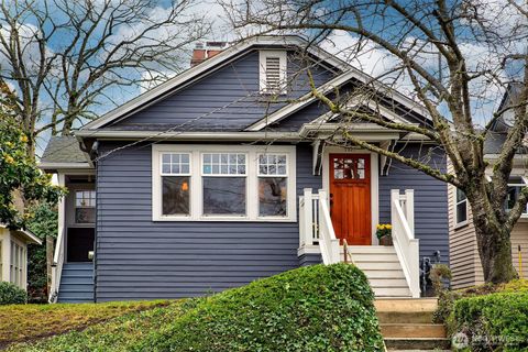 Photo of 7821 11th Avenue NE, Seattle, WA 98115 (MLS # 2473208)
