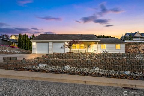 Photo of 1263 Wheatridge Drive Dr, East Wenatchee, WA 98802 (MLS # 2500788)