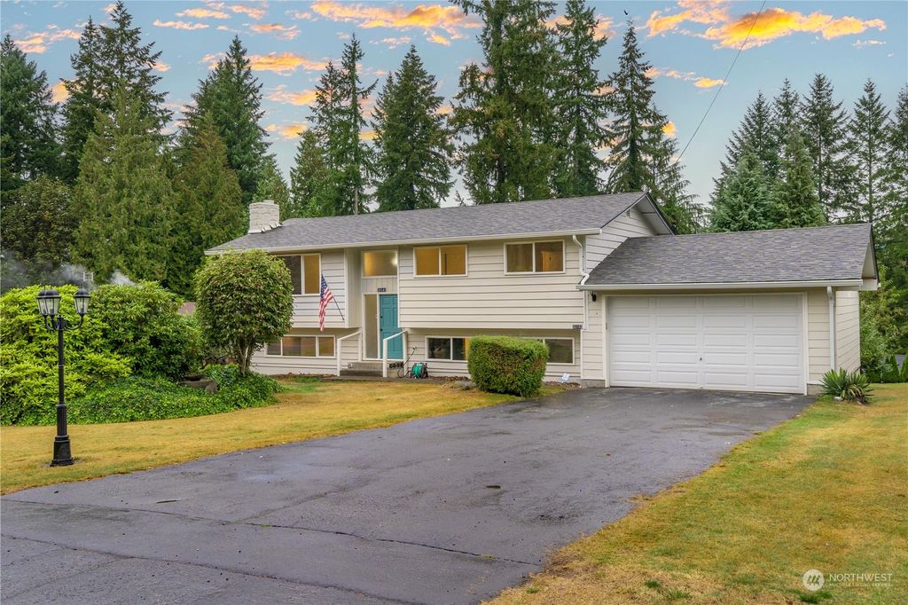 Photo of 20142 SE 146th Street, Renton, WA 98059 (MLS # 2010876)