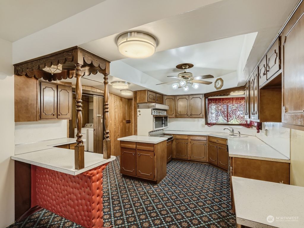 Photo of 14405 260th Avenue SE, Issaquah, WA 98027 (MLS # 2009272)