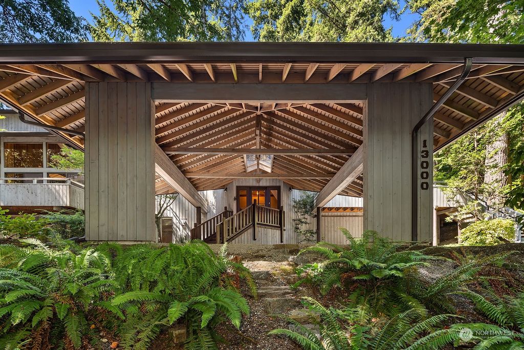 Photo of 13000 NE 39th Street, Bellevue, WA 98005 (MLS # 2150872)