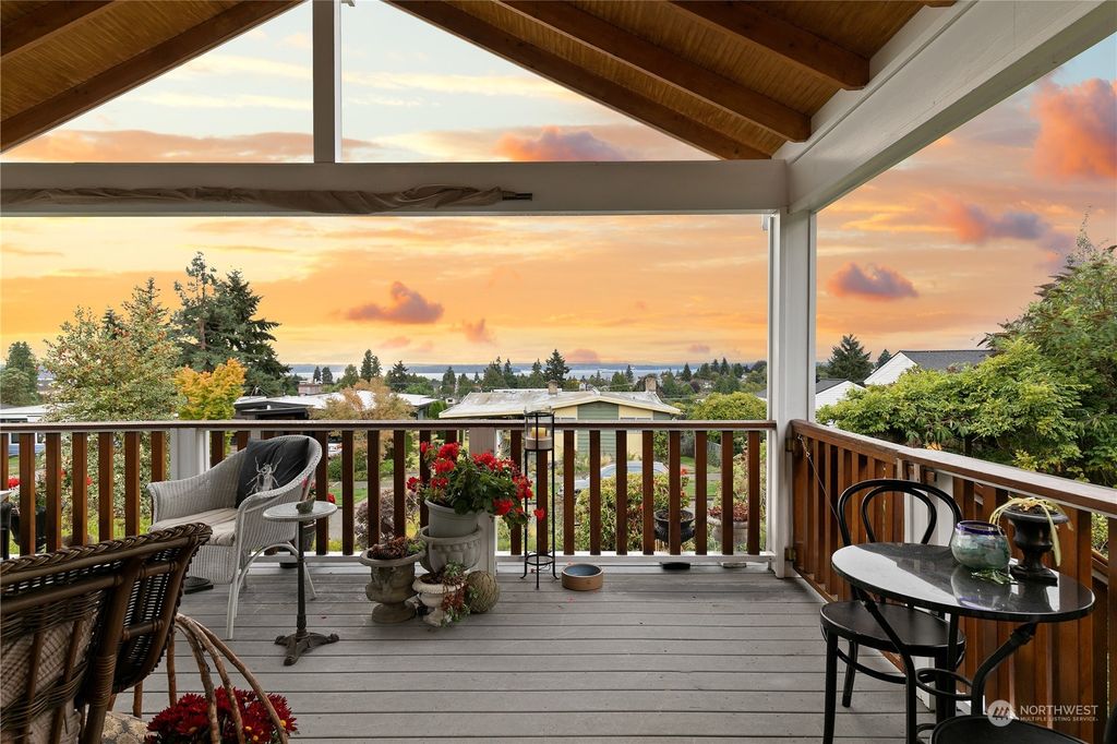Photo of 5910 36th Avenue SW, Seattle, WA 98126 (MLS # 2294950)