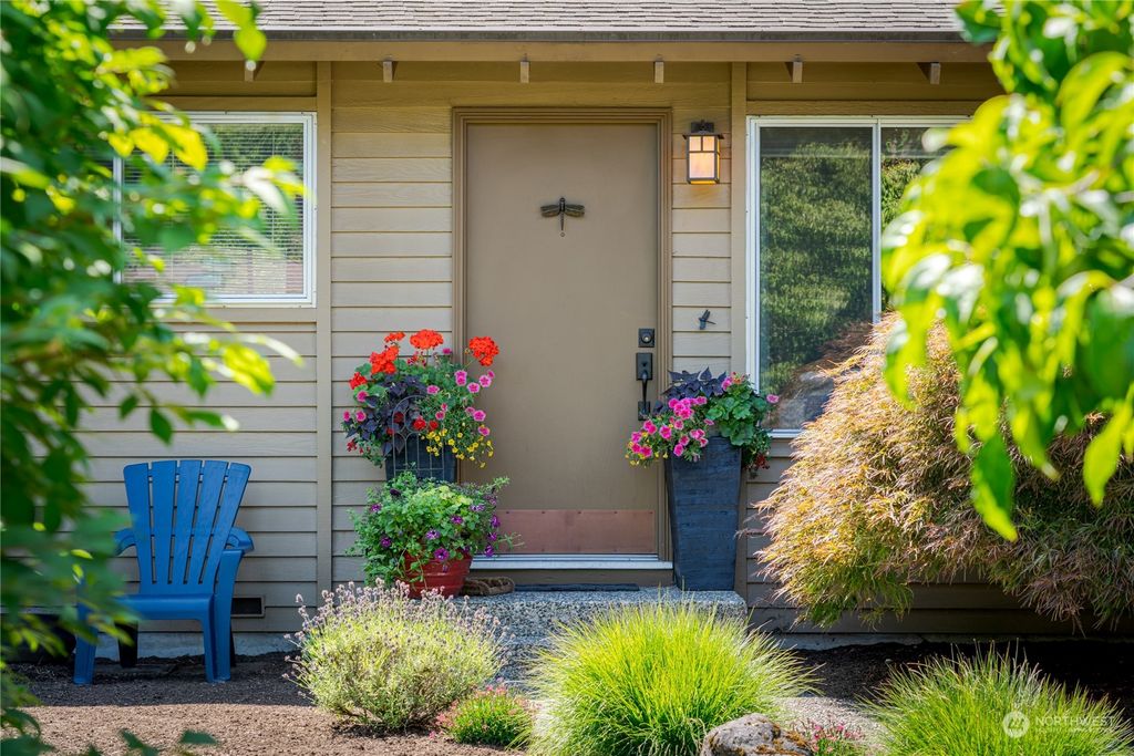 Photo of 10709 NE 145th Place, Bothell, WA 98011 (MLS # 2136599)