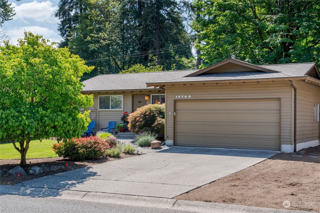 Photo of 10709 NE 145th Place, Bothell, WA 98011 (MLS # 2136599)