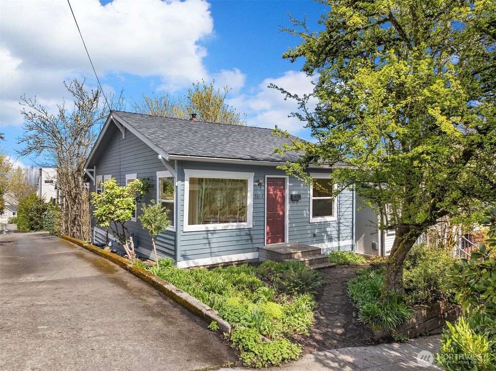 Photo of 2614 E Olive Street, Seattle, WA 98122 (MLS # 2354250)