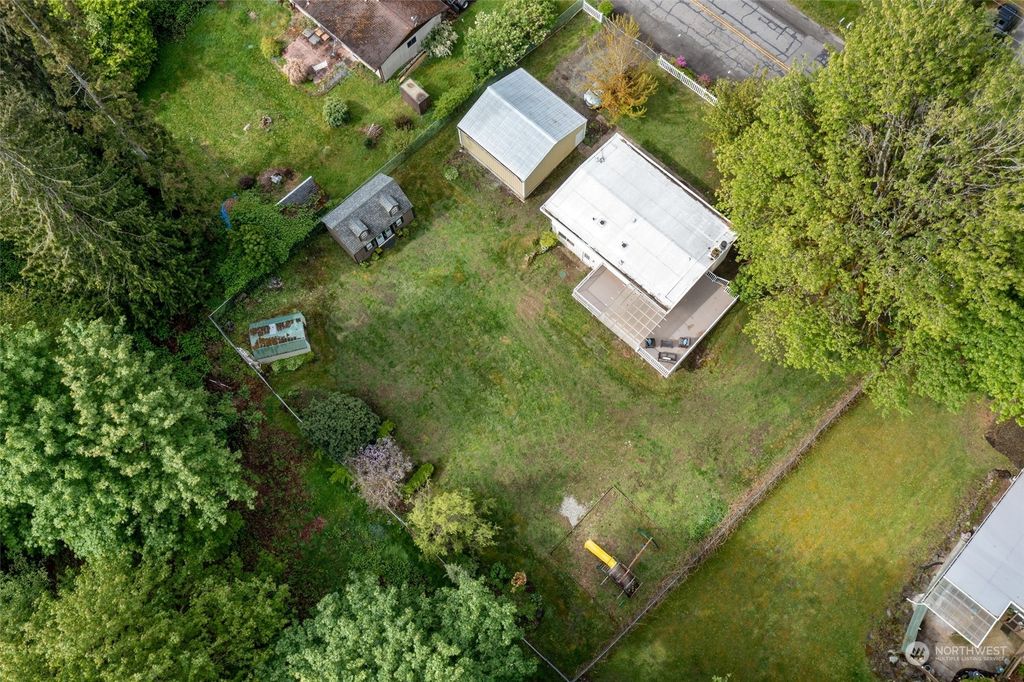 Photo of 13002 175th Avenue SE, Renton, WA 98059 (MLS # 2235245)